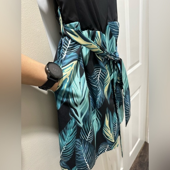 BloomChic Tropical Print Romper - Picture 5 of 8